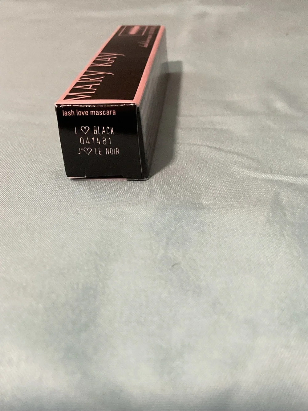 Mary Kay Lash Love Mascara Box - Black and Pink